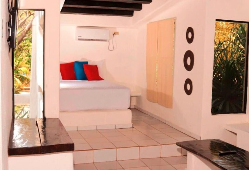 هتل Papaya Surf Garden