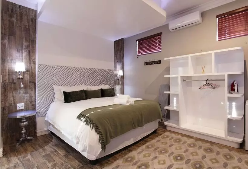 Hotelli Rosewood Country Lodge