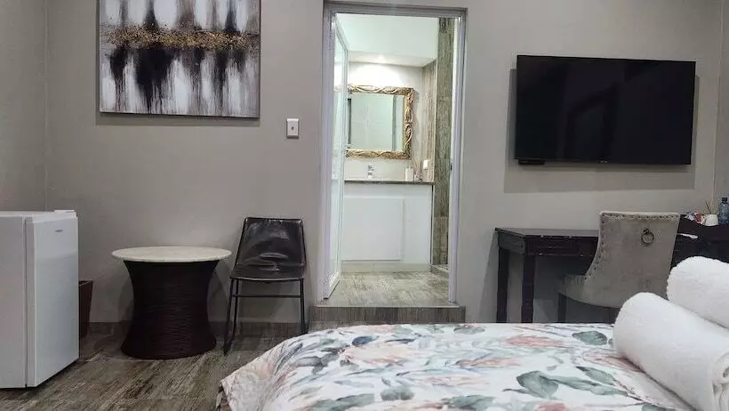 Hotelli Rosewood Country Lodge