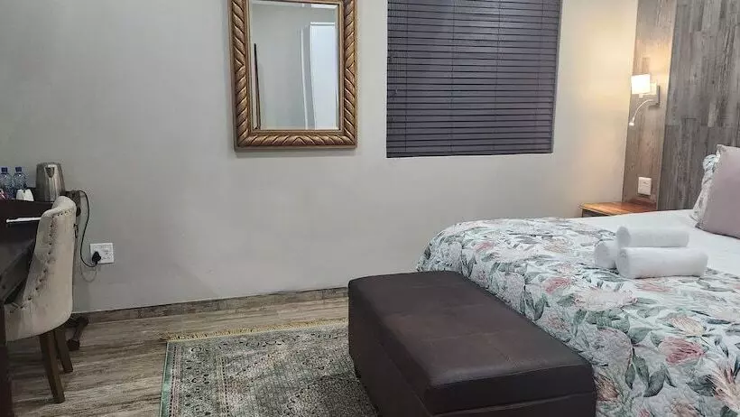 Hotelli Rosewood Country Lodge