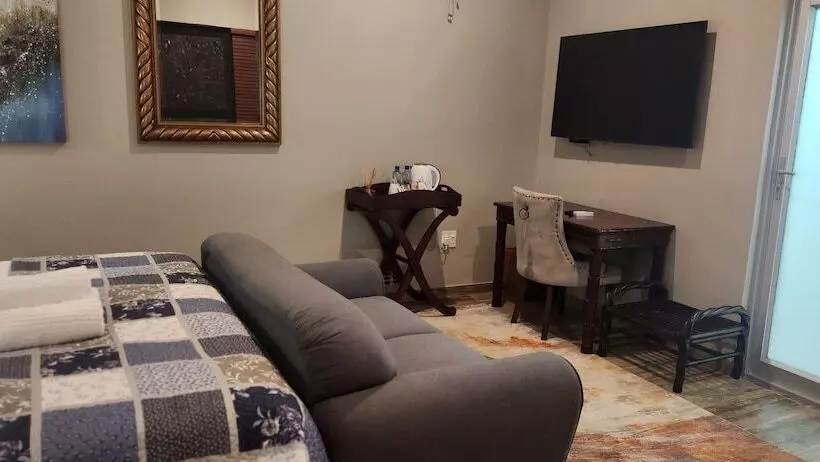 Hotelli Rosewood Country Lodge