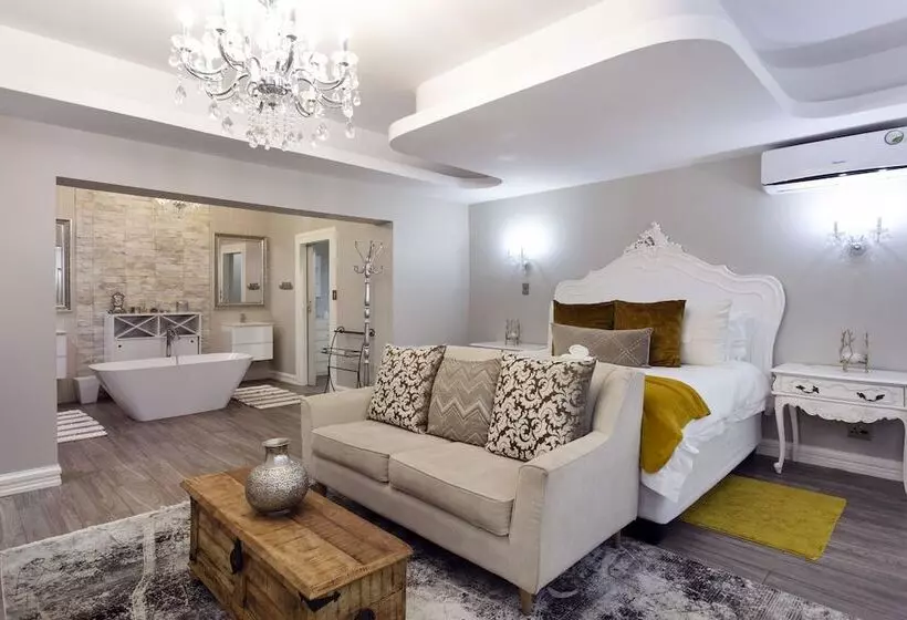 Hotelli Rosewood Country Lodge