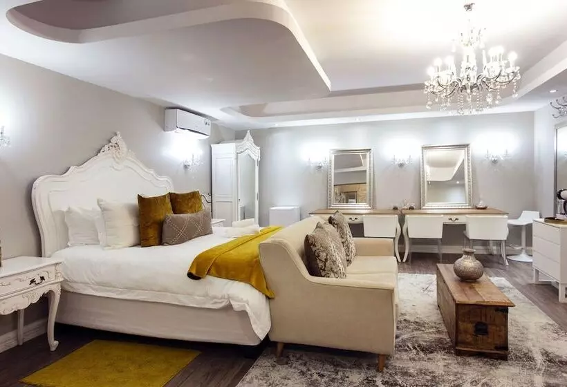 Hotelli Rosewood Country Lodge