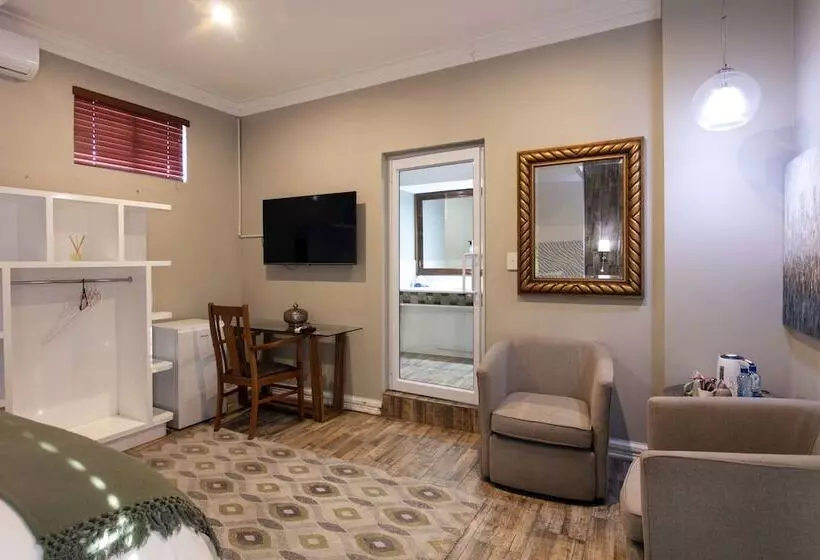 Hotelli Rosewood Country Lodge