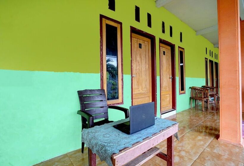 فندق Spot On 92827 Anisah Adil Homestay Syariahnearsmart Kampung Desa Pakistaji