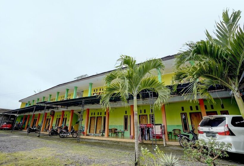 فندق Spot On 92827 Anisah Adil Homestay Syariahnearsmart Kampung Desa Pakistaji