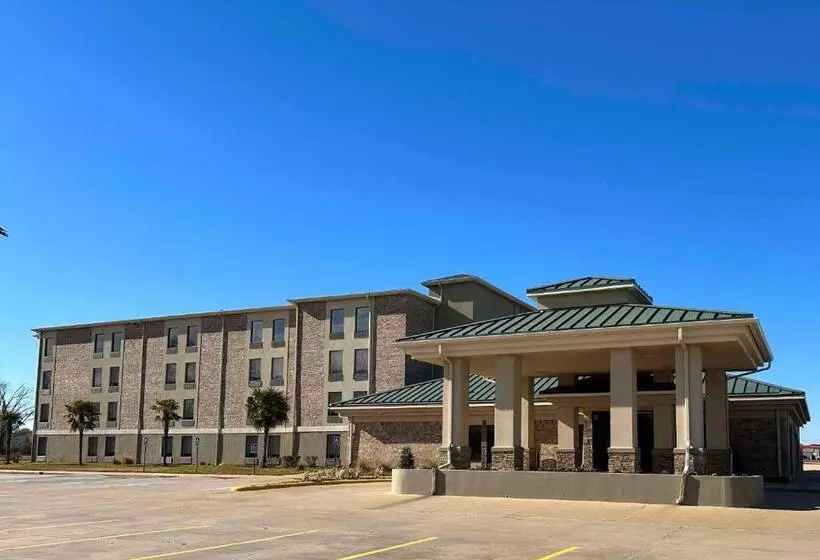 Hotelli Super 8 By Wyndham Alexandria La