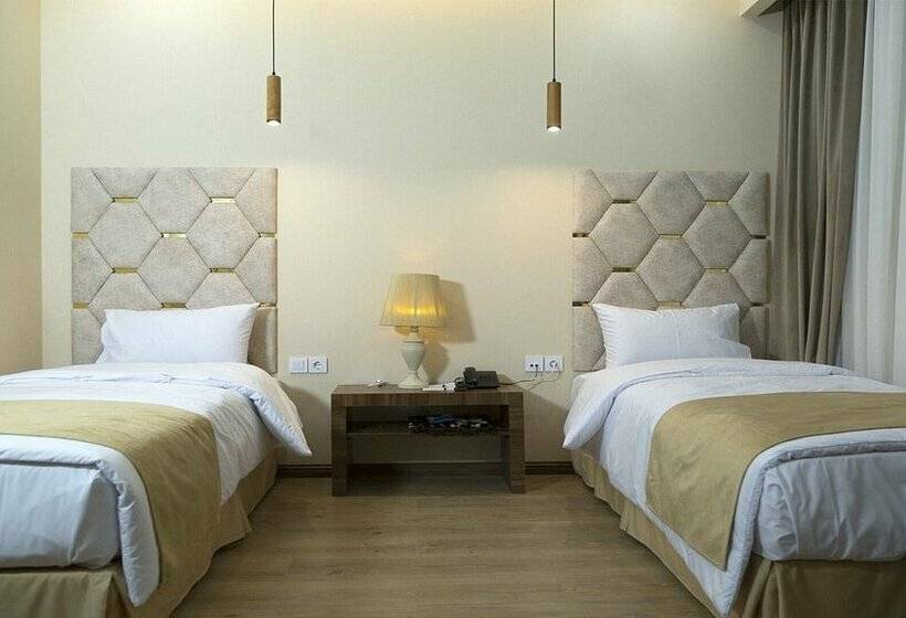 هتل Yakamoz Ardebil