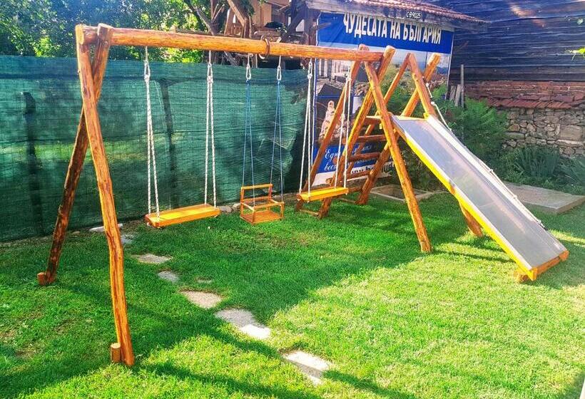 ペンション Guest House Dorkos