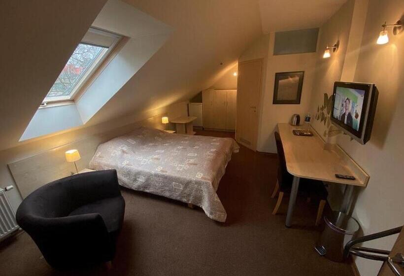 پانسیون Vila Claudia