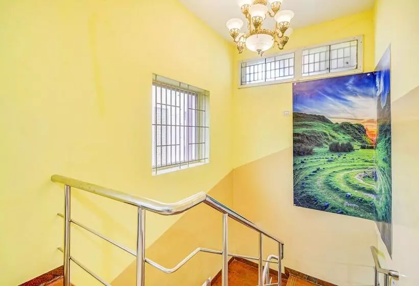 ホテル Fabexpress Ragu Residency