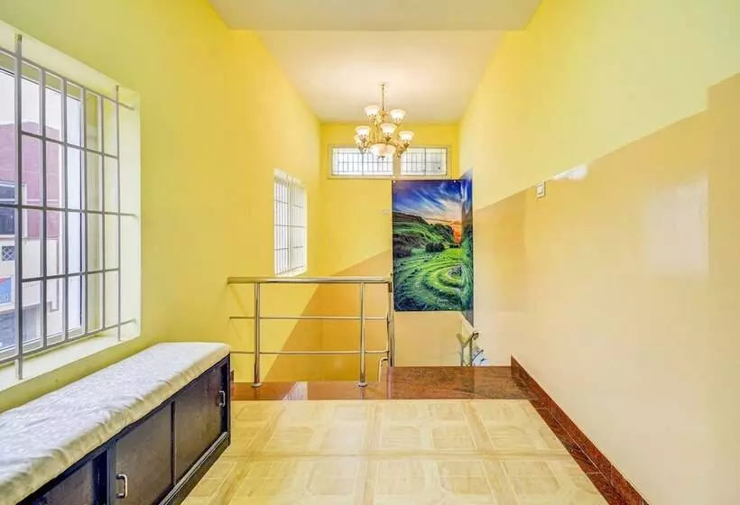 ホテル Fabexpress Ragu Residency