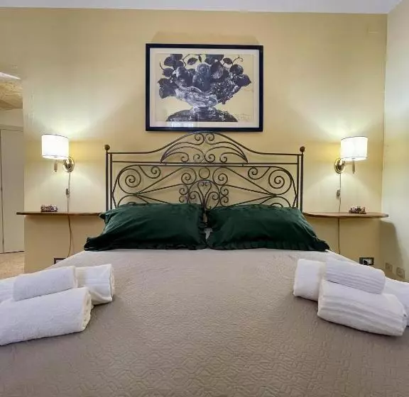 4 Balconi Rooms Dimora Arditi B&b