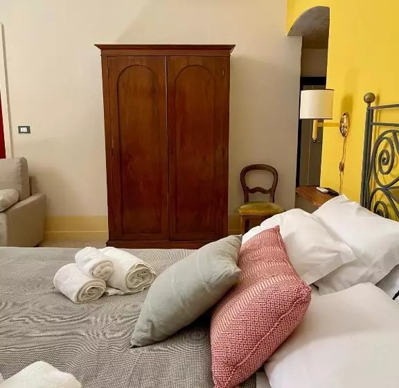 4 Balconi Rooms Dimora Arditi B&b