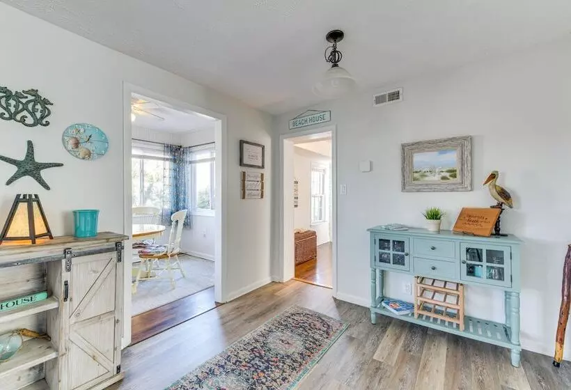 Adorable Cottage: Fire Pit, Walk To Colonial Beach