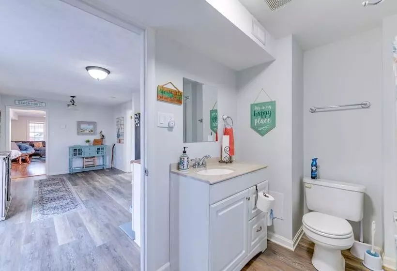 Adorable Cottage: Fire Pit, Walk To Colonial Beach