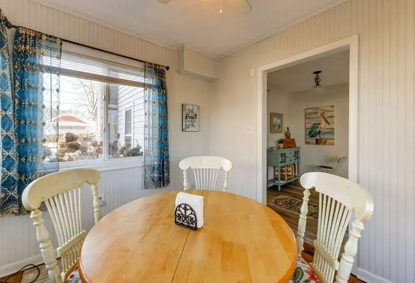 Adorable Cottage: Fire Pit, Walk To Colonial Beach