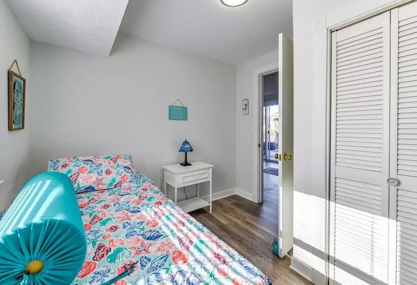 Adorable Cottage: Fire Pit, Walk To Colonial Beach