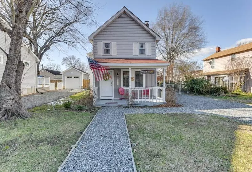 Adorable Cottage: Fire Pit, Walk To Colonial Beach