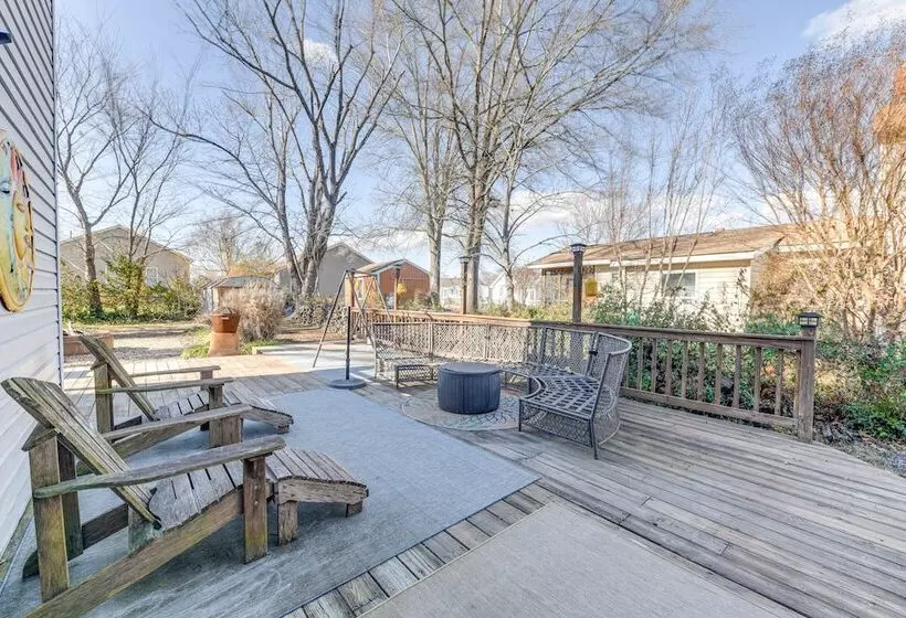 Adorable Cottage: Fire Pit, Walk To Colonial Beach