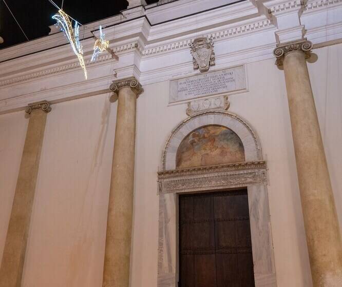 تختخواب و صبحانه Dimora Rhea