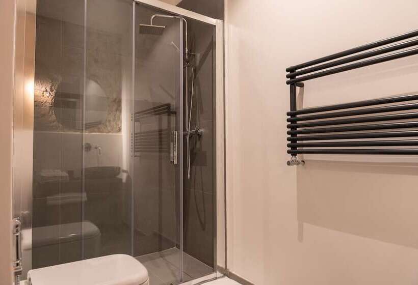 تختخواب و صبحانه Dimora Rhea