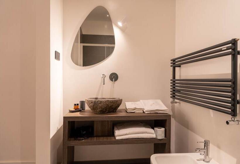 تختخواب و صبحانه Dimora Rhea