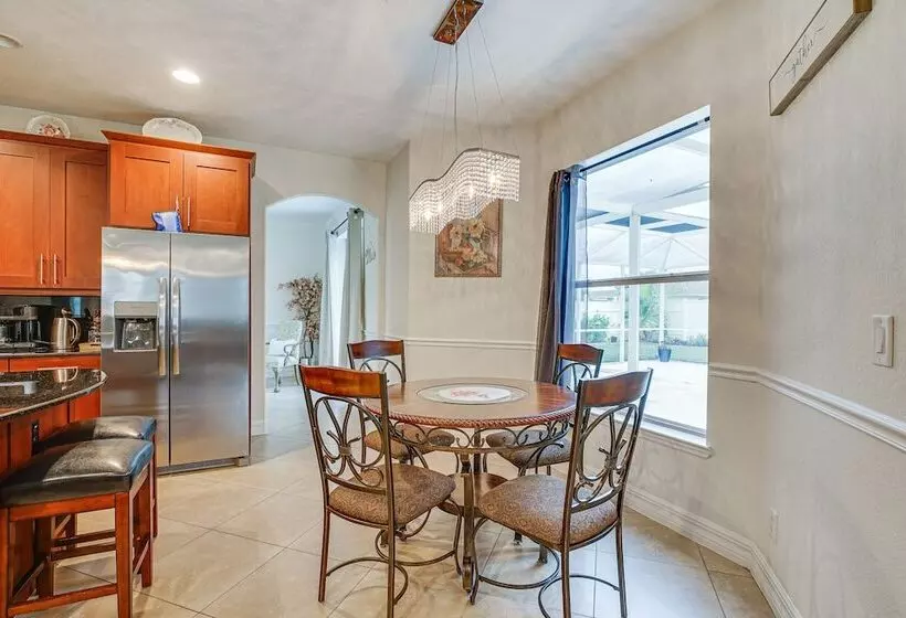 Hot Tub + Fire Pit: Spacious Cape Coral Oasis!