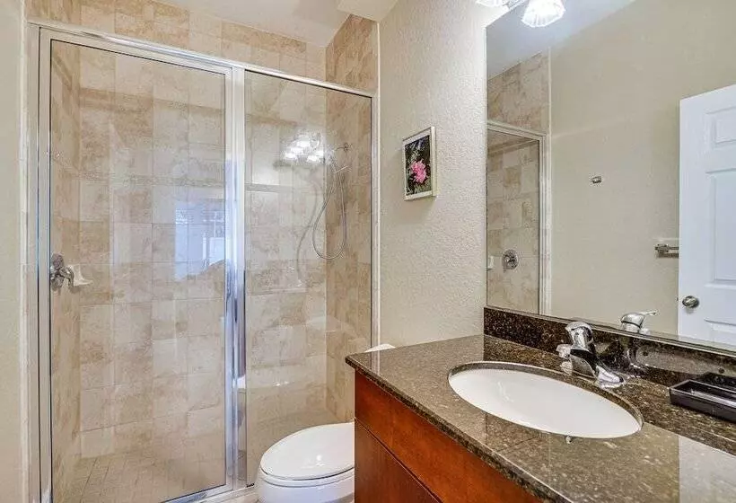 Hot Tub + Fire Pit: Spacious Cape Coral Oasis!