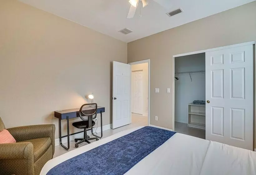 Hot Tub + Fire Pit: Spacious Cape Coral Oasis!