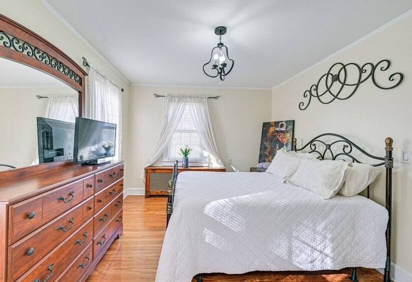 Charming Valley Stream Home: 24 Mi To Central Park