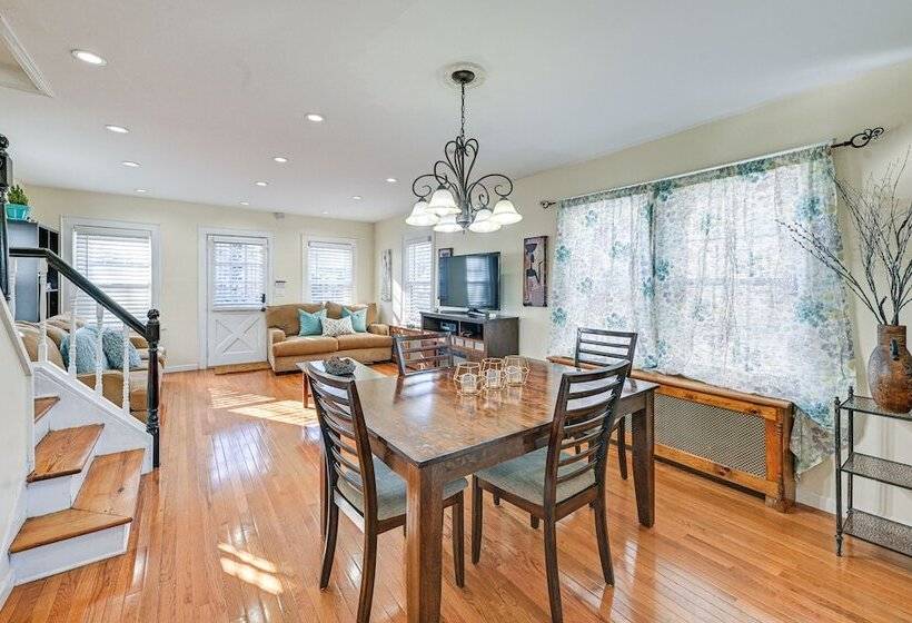 Charming Valley Stream Home: 24 Mi To Central Park