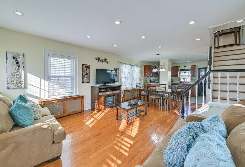 Charming Valley Stream Home: 24 Mi To Central Park