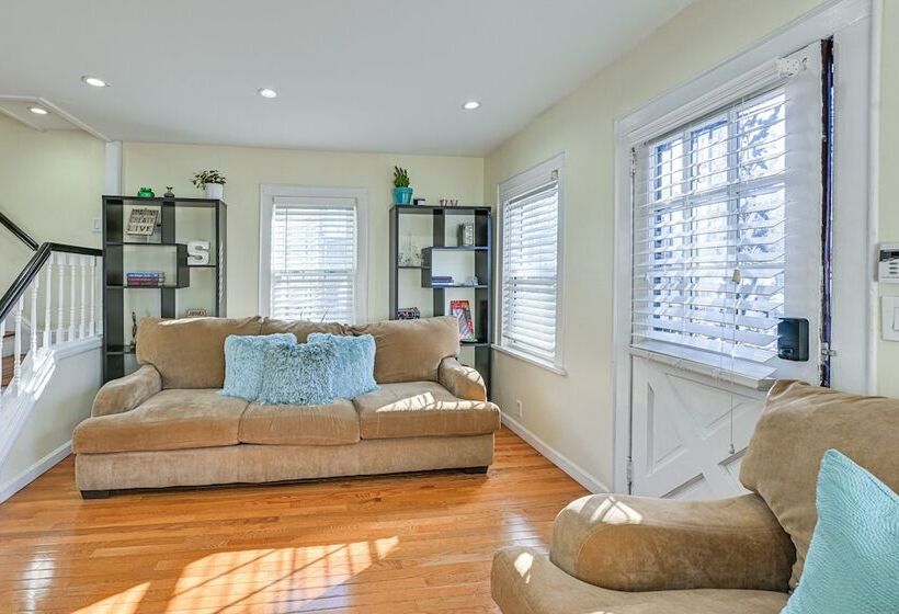 Charming Valley Stream Home: 24 Mi To Central Park