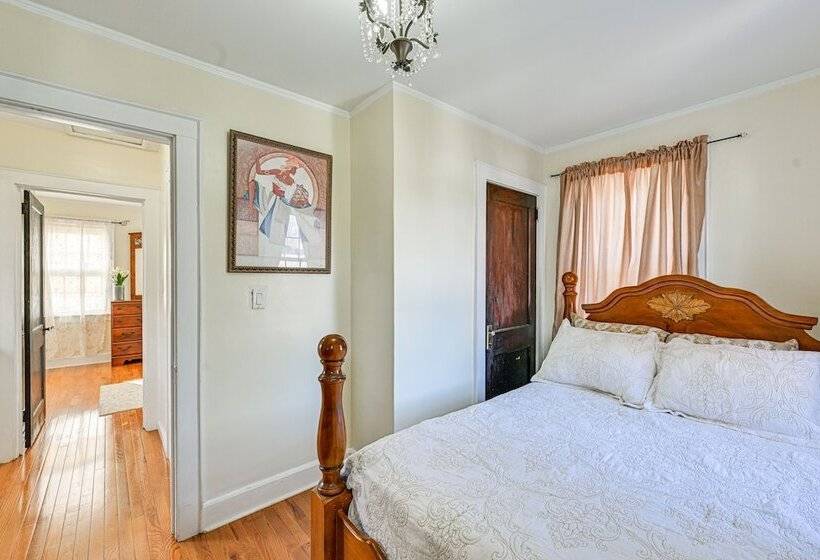 Charming Valley Stream Home: 24 Mi To Central Park