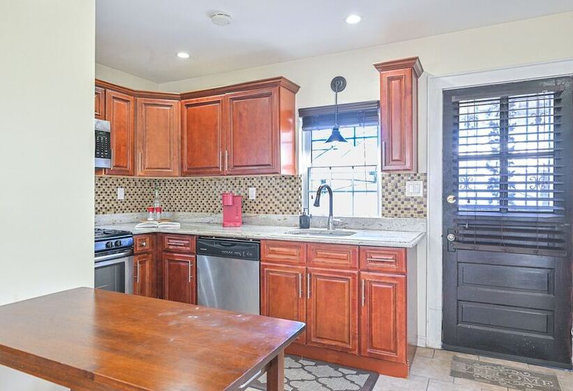 Charming Valley Stream Home: 24 Mi To Central Park