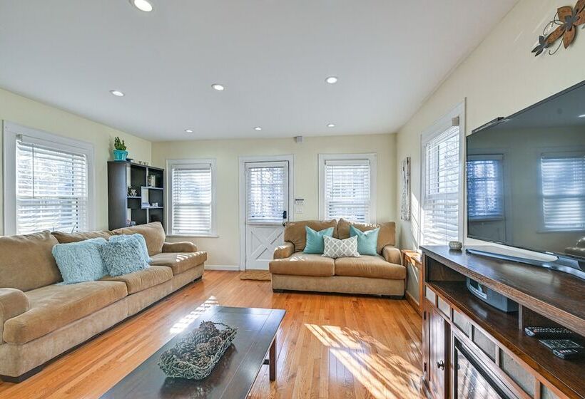 Charming Valley Stream Home: 24 Mi To Central Park