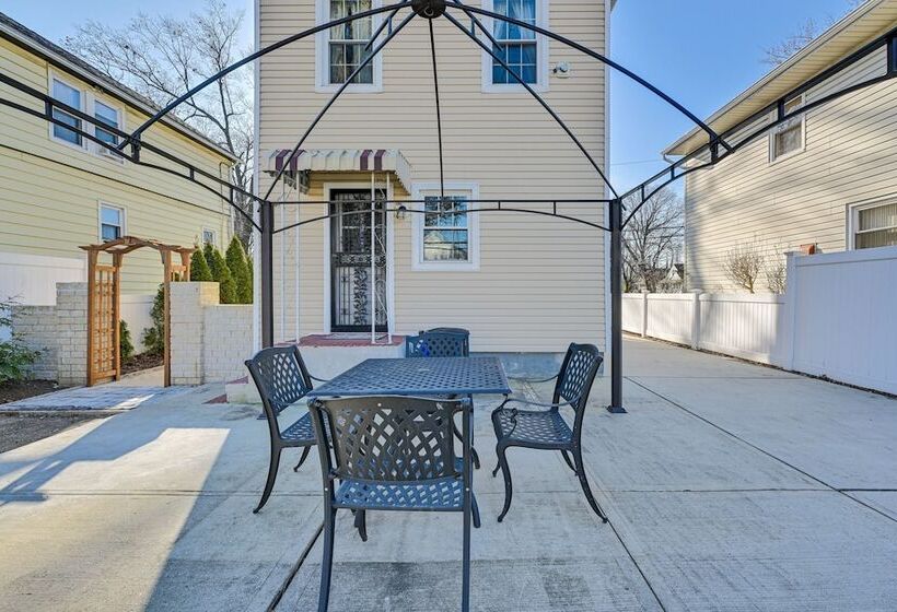 Charming Valley Stream Home: 24 Mi To Central Park