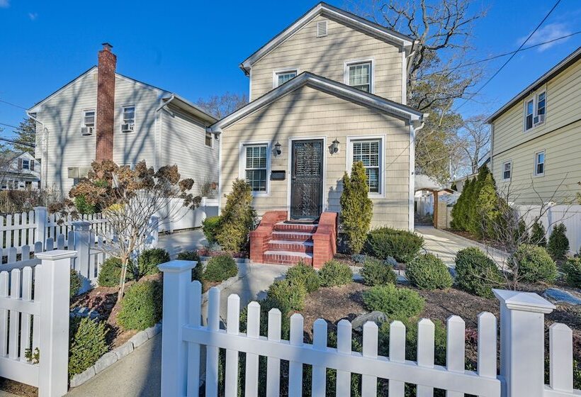 Charming Valley Stream Home: 24 Mi To Central Park