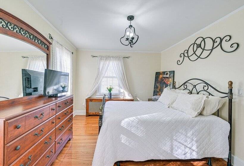 Charming Valley Stream Home: 24 Mi To Central Park