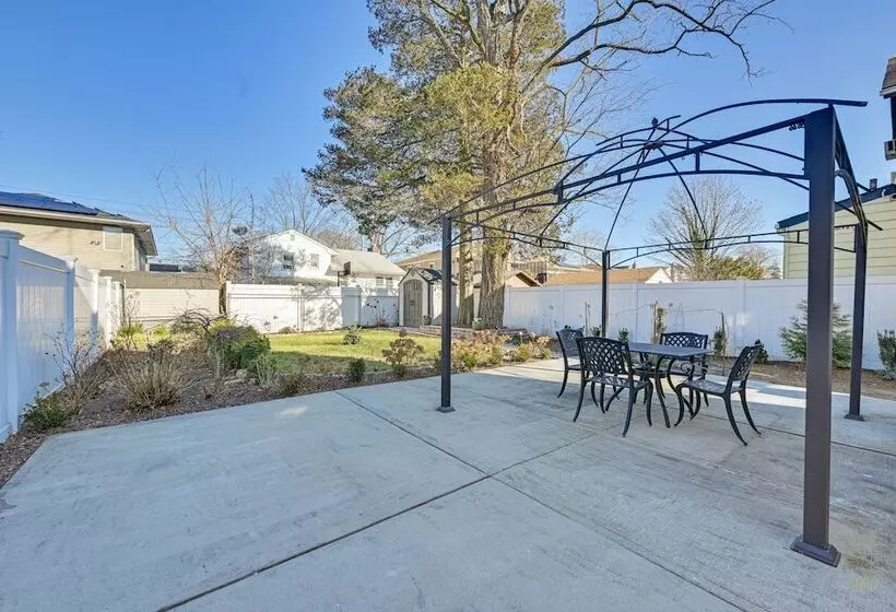 Charming Valley Stream Home: 24 Mi To Central Park