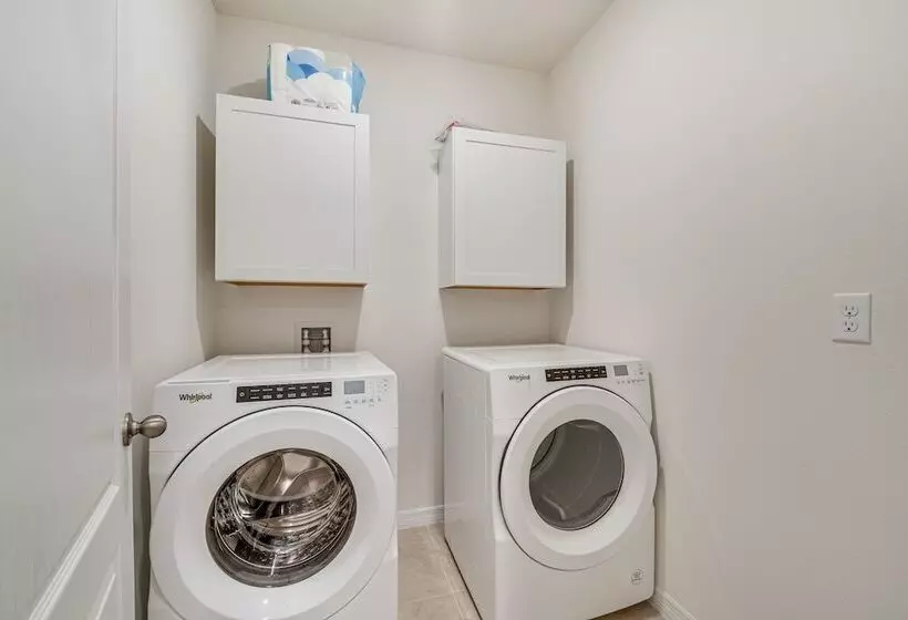 Davenport Home W/ Pool Access, Near Disney!