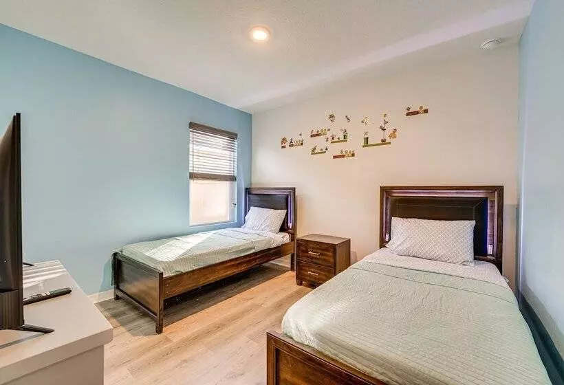 Davenport Home W/ Pool Access, Near Disney!