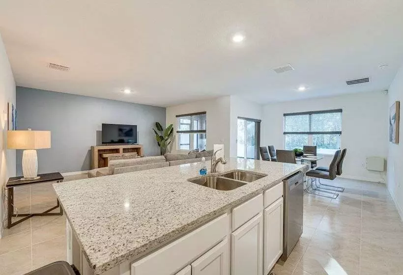 Davenport Home W/ Pool Access, Near Disney!