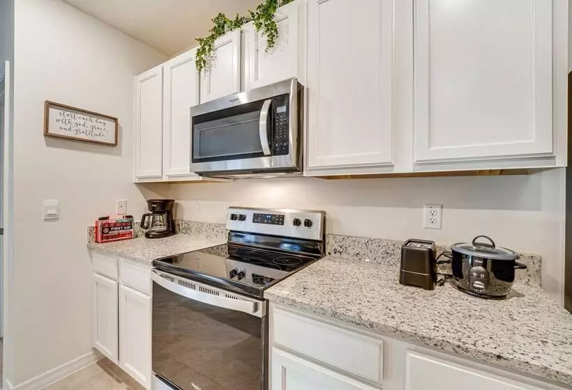 Davenport Home W/ Pool Access, Near Disney!