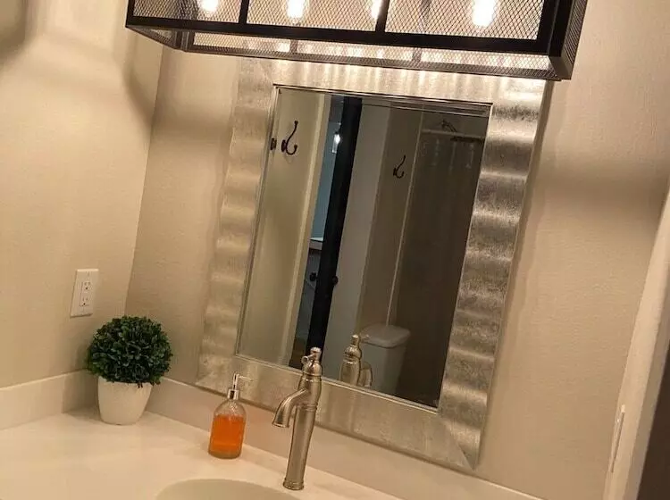 Frank Howard 111 Farmhouse