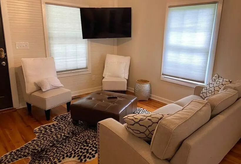 Frank Howard 111 Farmhouse