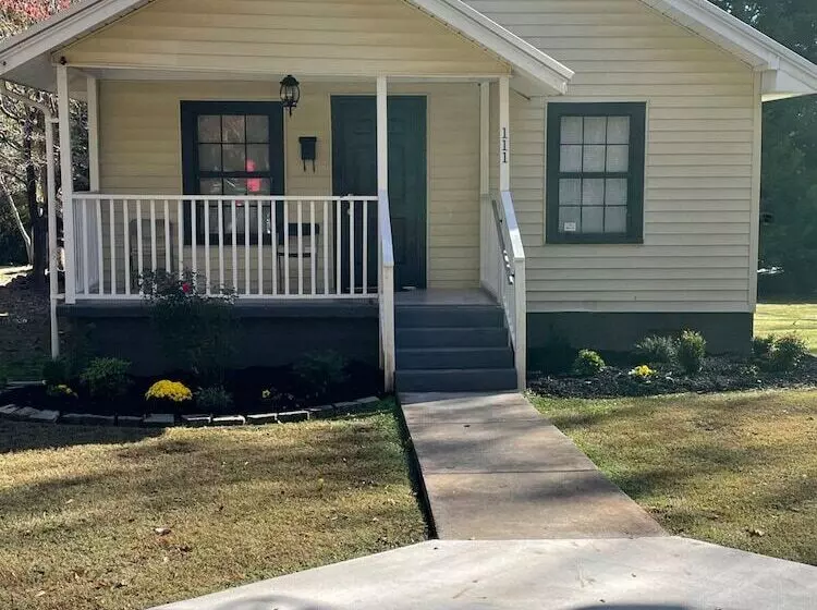 Frank Howard 111 Farmhouse