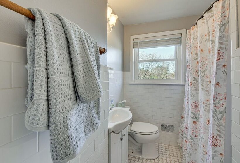 Greenville Home W/ Private Yard Near Downtown!