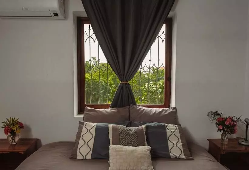 Hotelli Loli's Place